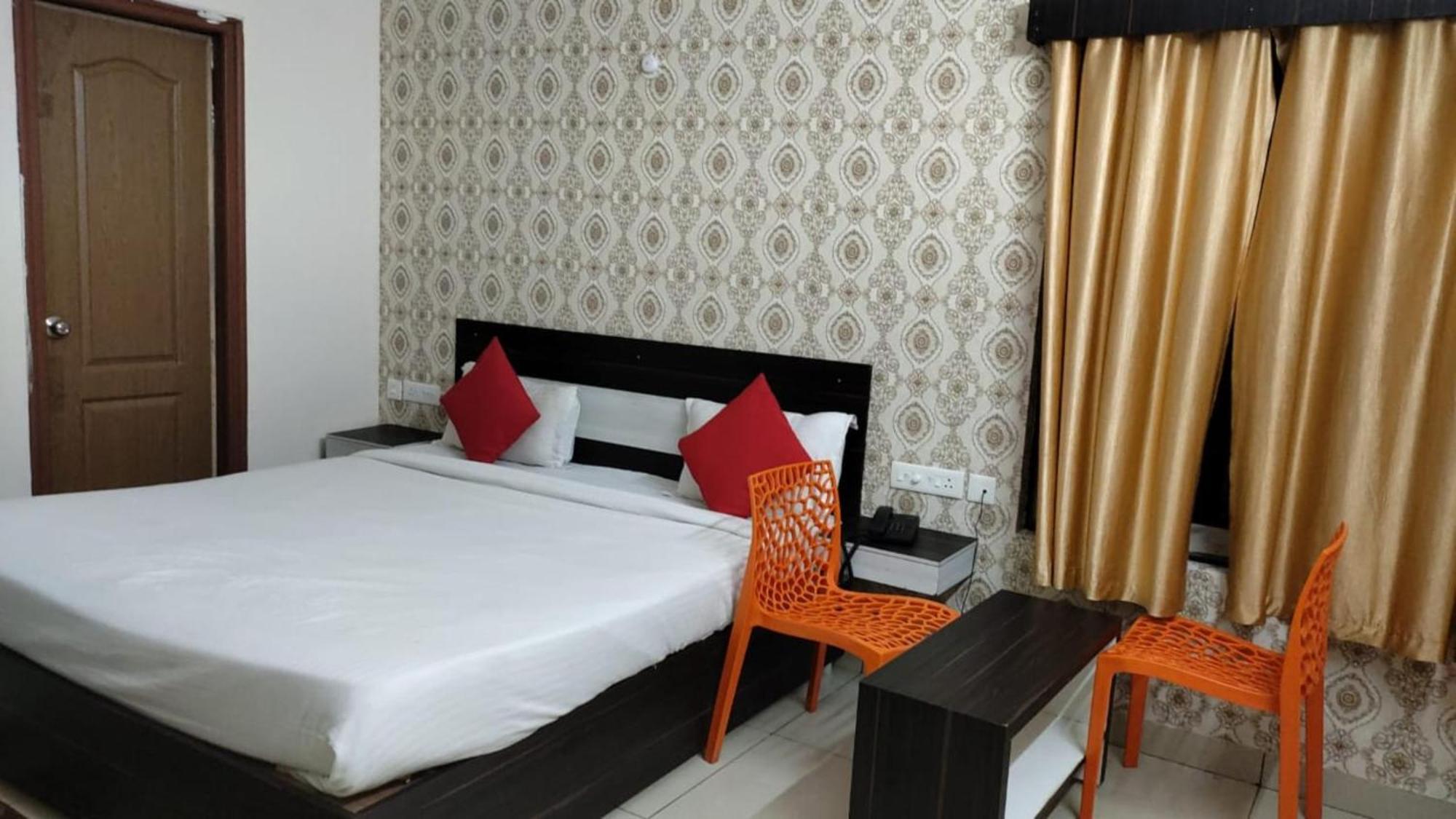 Goroomgo Blue Bell Bhubaneswar - Well Decorated Room -Wifi And Parking Facilities Available Exterior photo